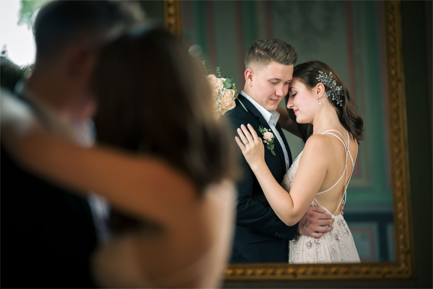 Brautpaar in einem ruhigen Moment am Hochzeitstag