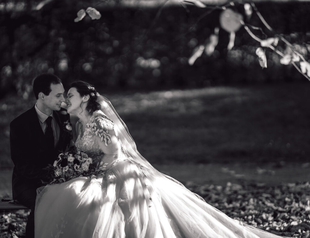 Authentische Hochzeitsfotografie von Photo-Lovestory am Moehnesee und in NRW