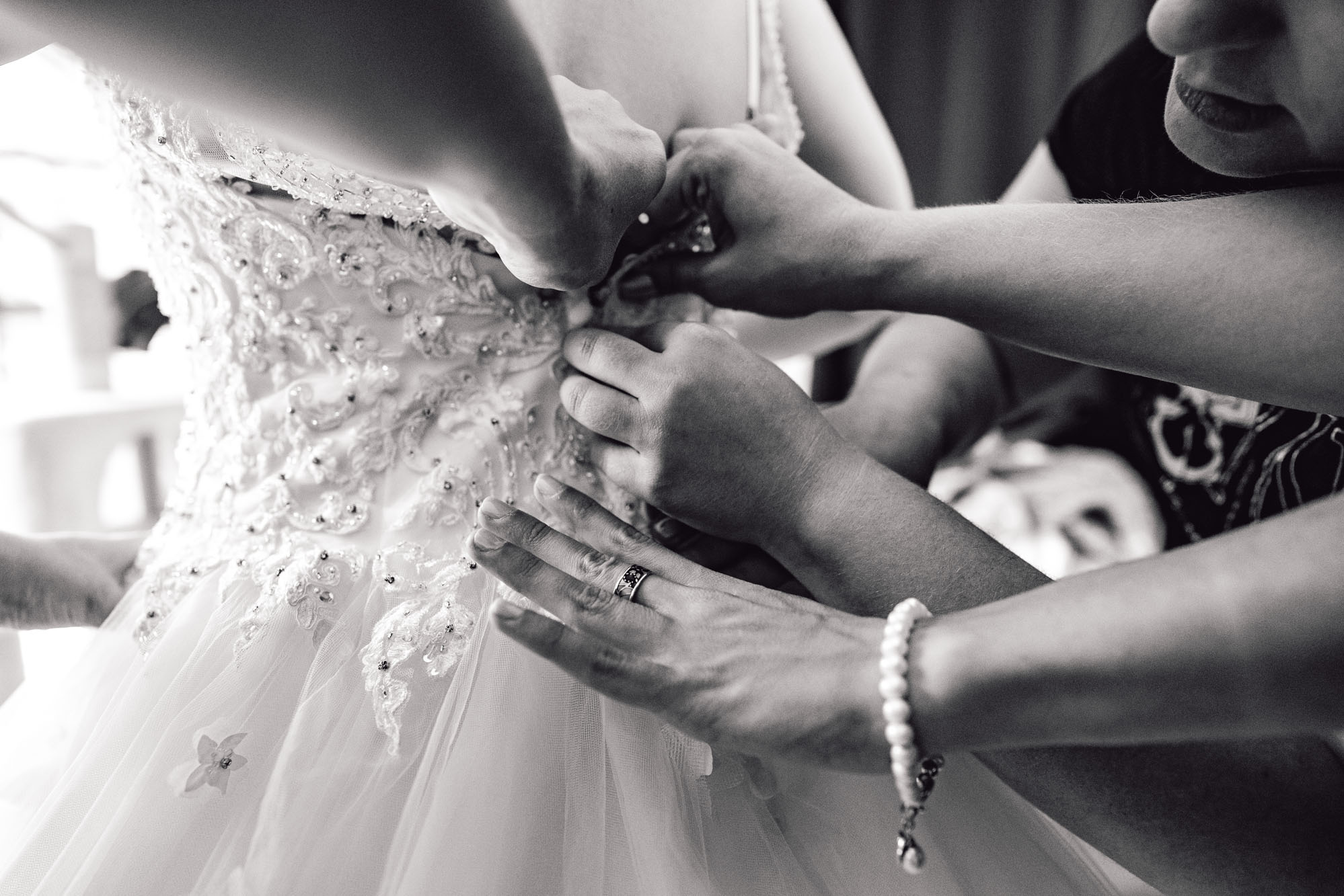Hochzeitsreportage: Ungestellter Moment der Hochzeit von Angela und Jochen