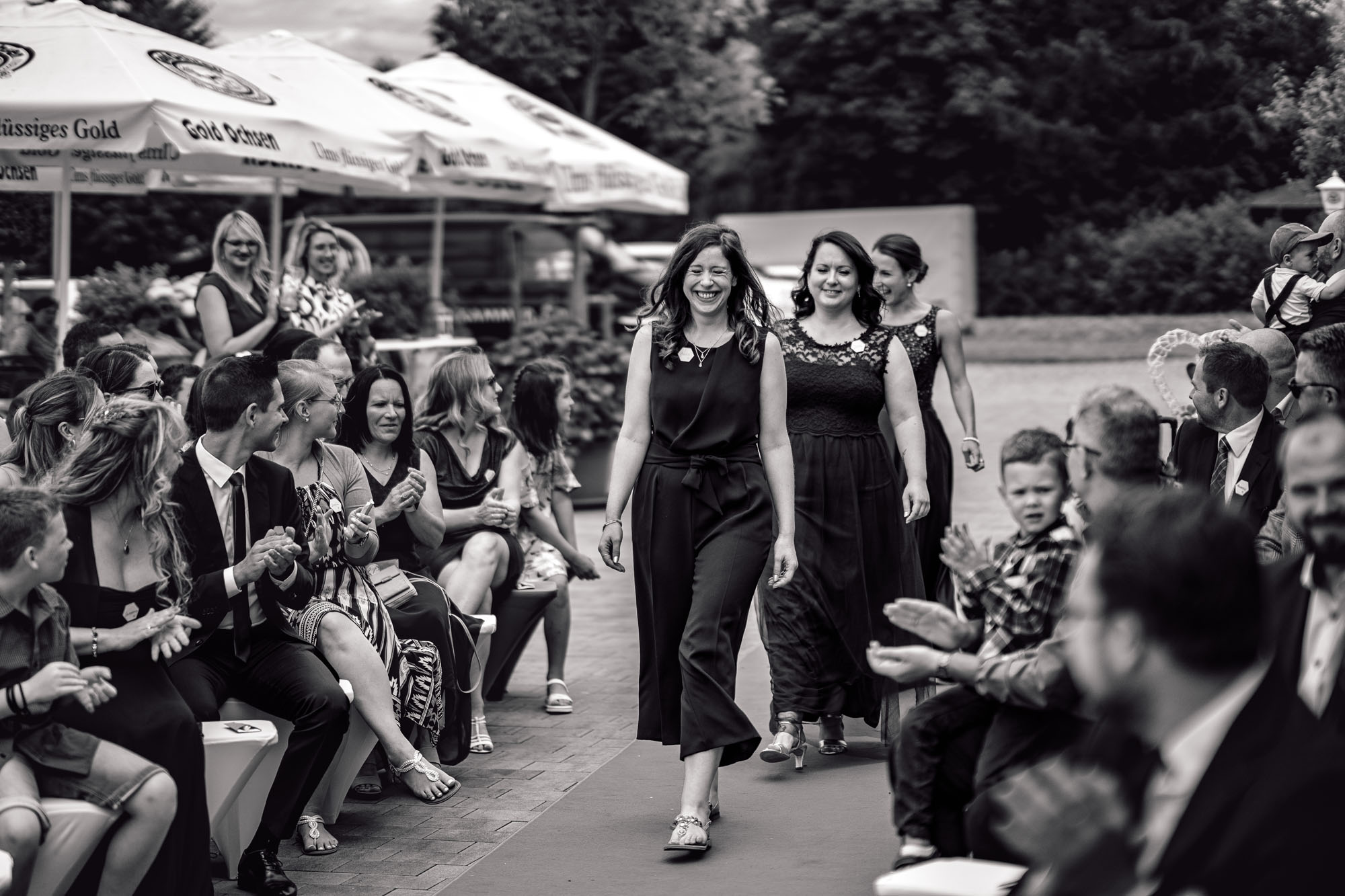 Hochzeitsreportage: Ungestellter Moment der Hochzeit von Angela und Jochen