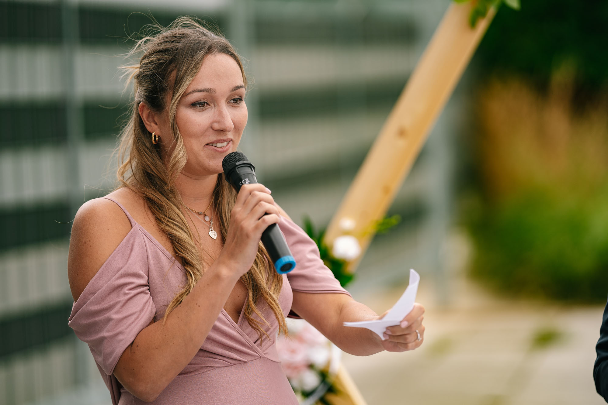 Natürliche Hochzeitsfotografie: Echte Begegnung bei der Hochzeit in Heidenheim