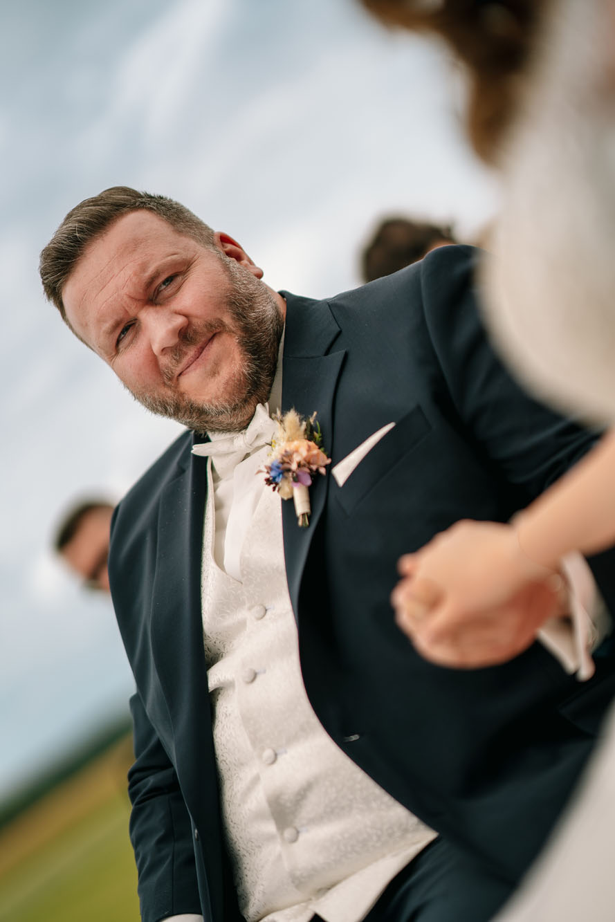 Natürliche Hochzeitsfotografie: Persönlicher Augenblick der Hochzeit von Angela und Jochen